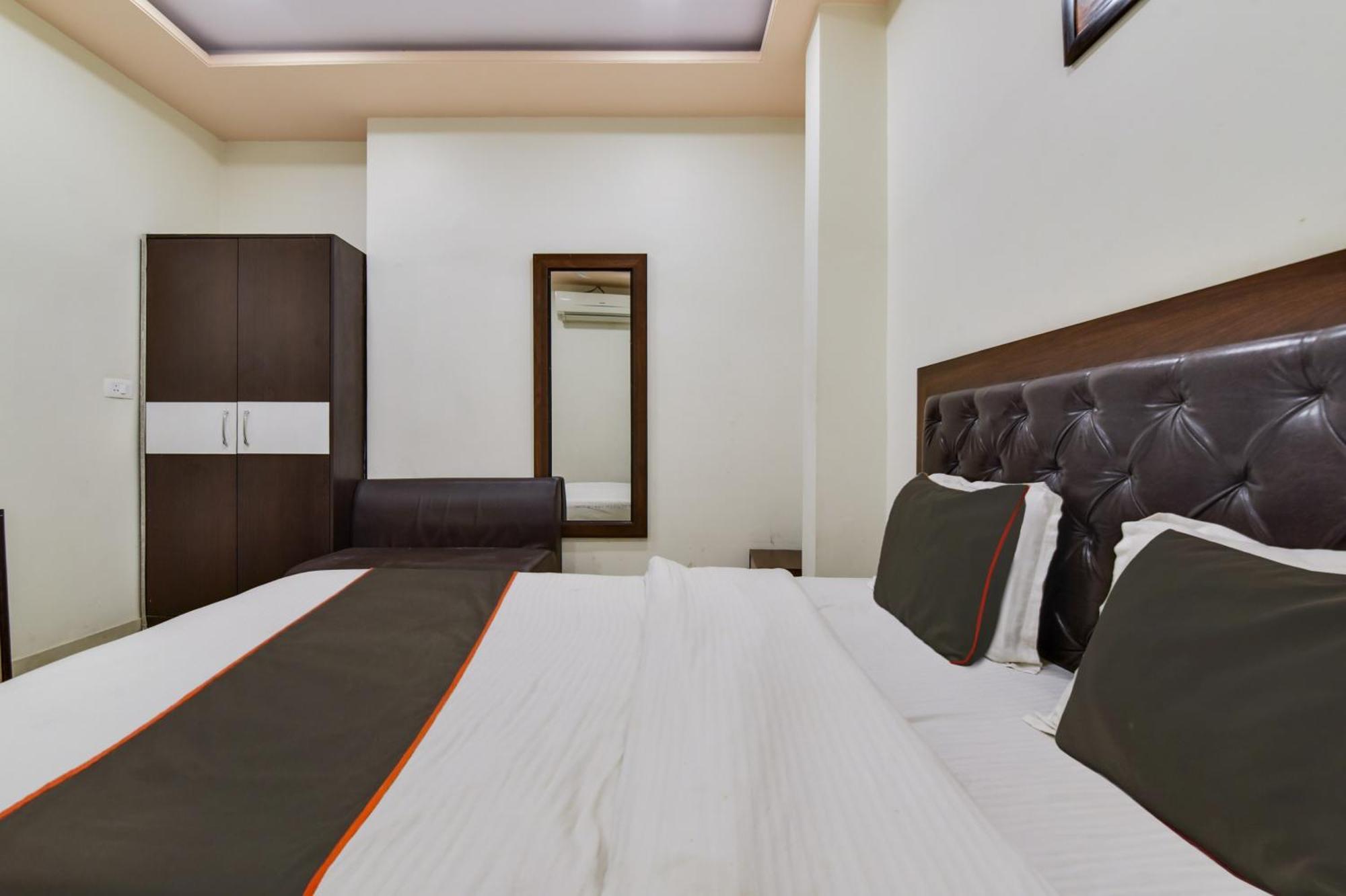 Super Hotel O Ratnam Palace Udaipur Kültér fotó